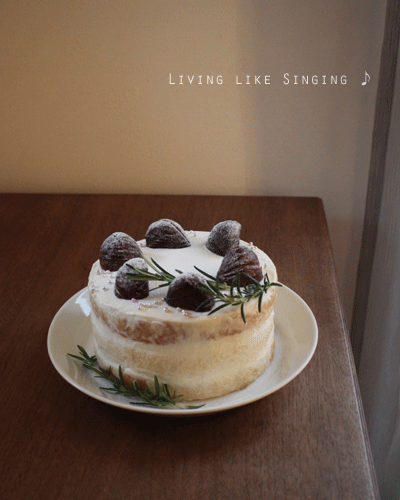 誕生日にハニーマスカルポーネのネイキッドケーキ Living Like Singing