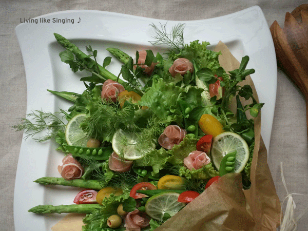 特別な日の食卓を彩るブーケサラダ Living Like Singing